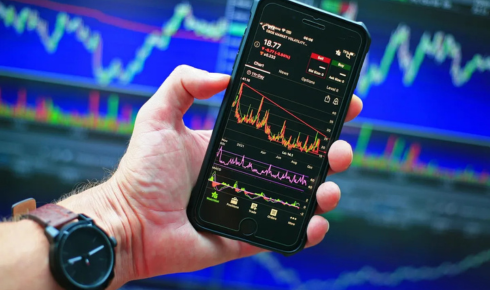 Stock Market App with Live Charts and Portfolio Tracking